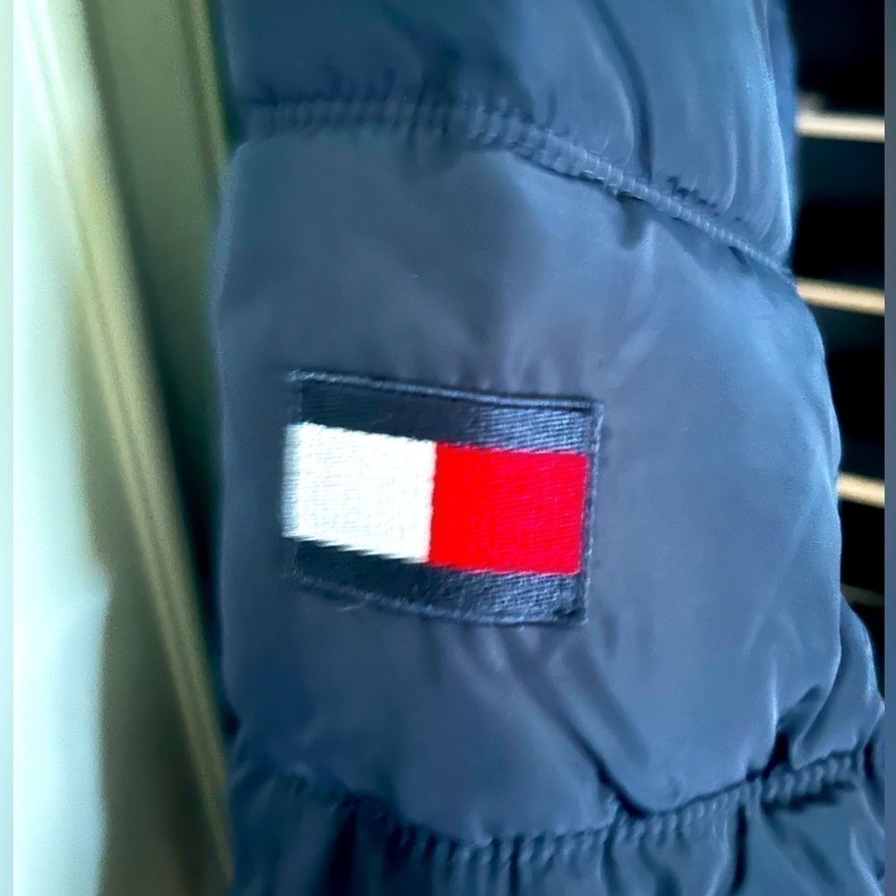 Tommy Hilfiger Hooded Kids Puffer Jacket - Picture 4 of 5